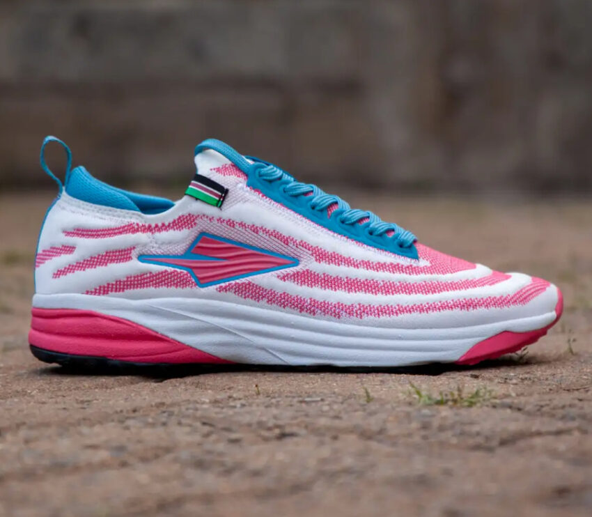 scarpe da running made in kenya enda lapatet da uomo bianche e rosa