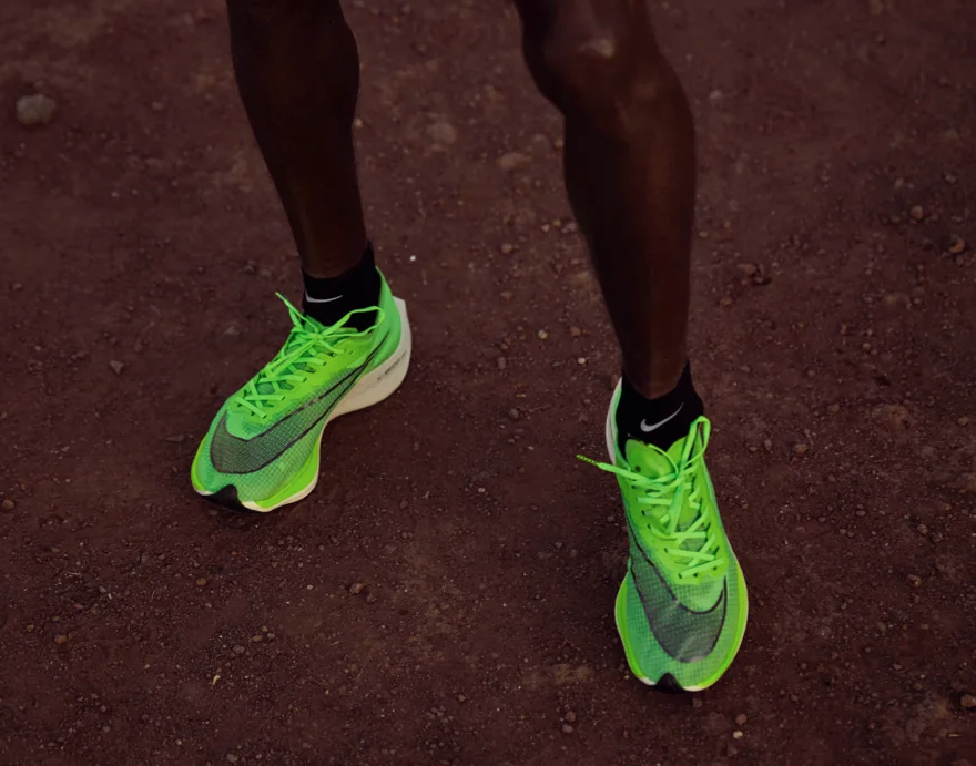 scarpe verde fluo modello Nike ZoomX VaporflyNEXT%