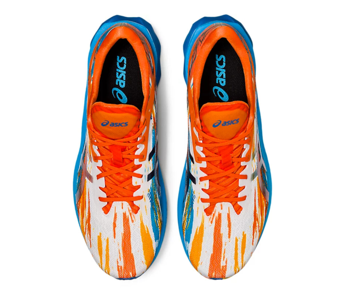 scarpe running uomo colorate asics novablast viste da sopra