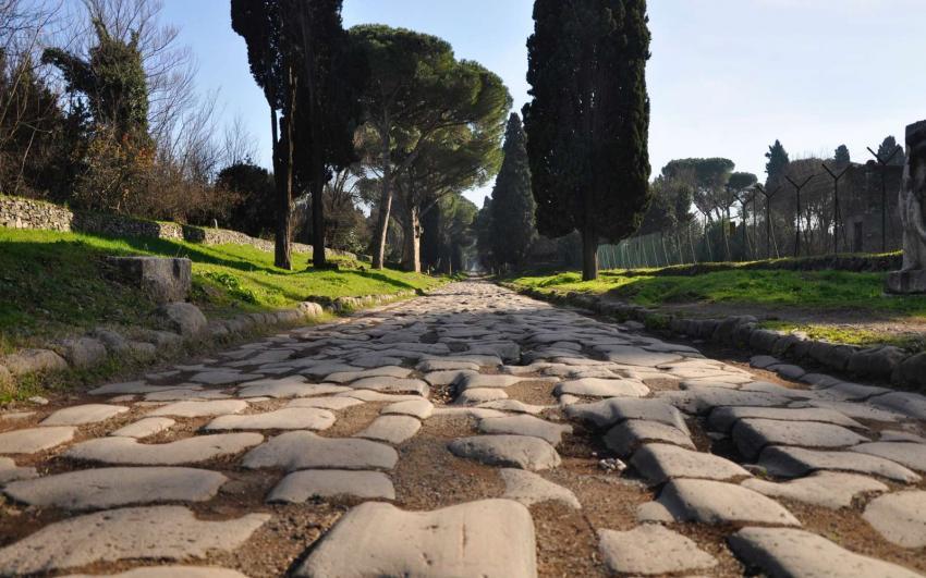 percorso running in via dell'appia antica roma