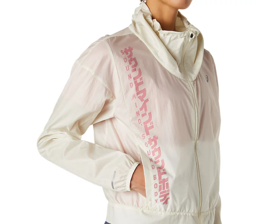 dettaglio giacca da running impermeabile Asics da donna