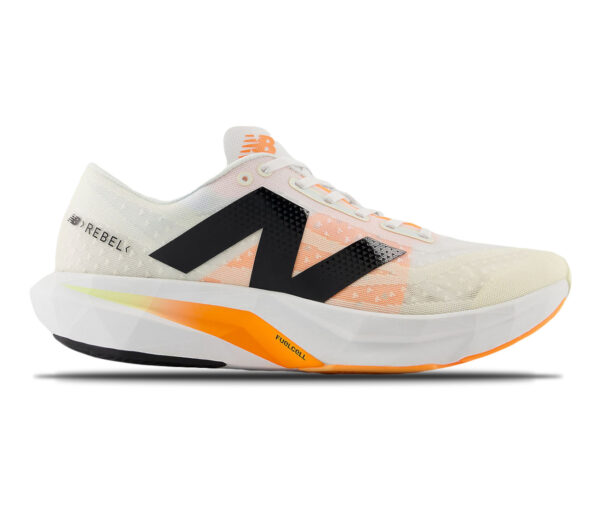 Scarpa New Balance FuelCell v4 uomo bianca arancione