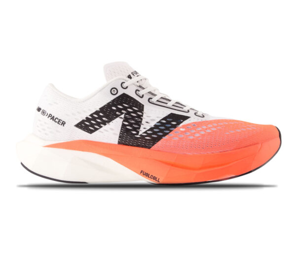 Scarpa New Balance FuelCell SuperComp Pacer v2 uomo bianca arancione