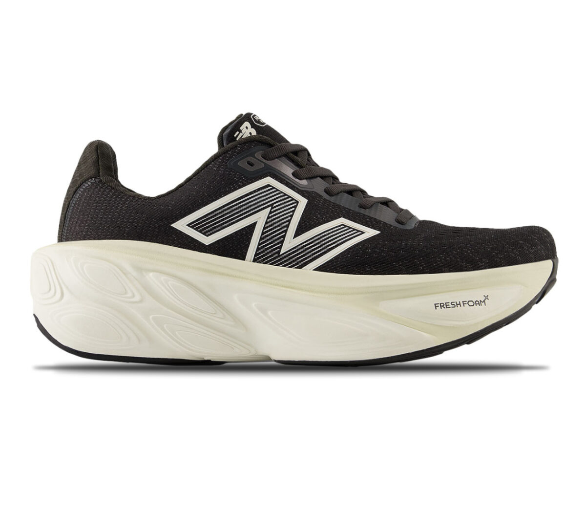 Scarpa New Balance Fresh Foam X More v5 uomo nera bianca