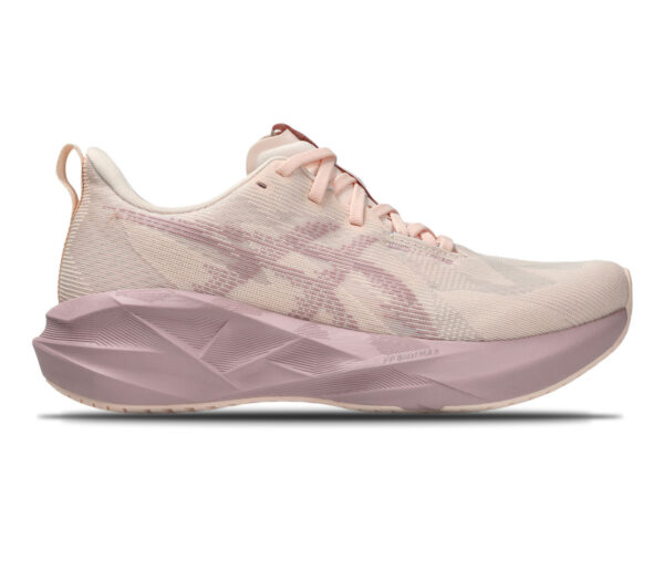 Scarpa Asics Novablast 5 donna rosa beige