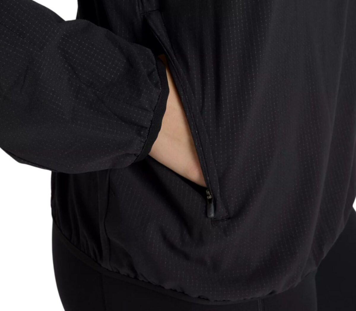 Dettaglio Maglia New Balance Ultra Light Half Zip donna nera