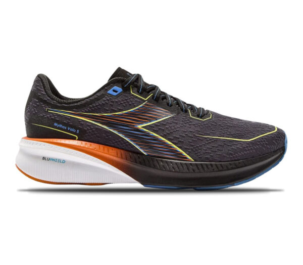 Scarpa Diadora Mythos Blushield Volo 5 uomo nera arancione