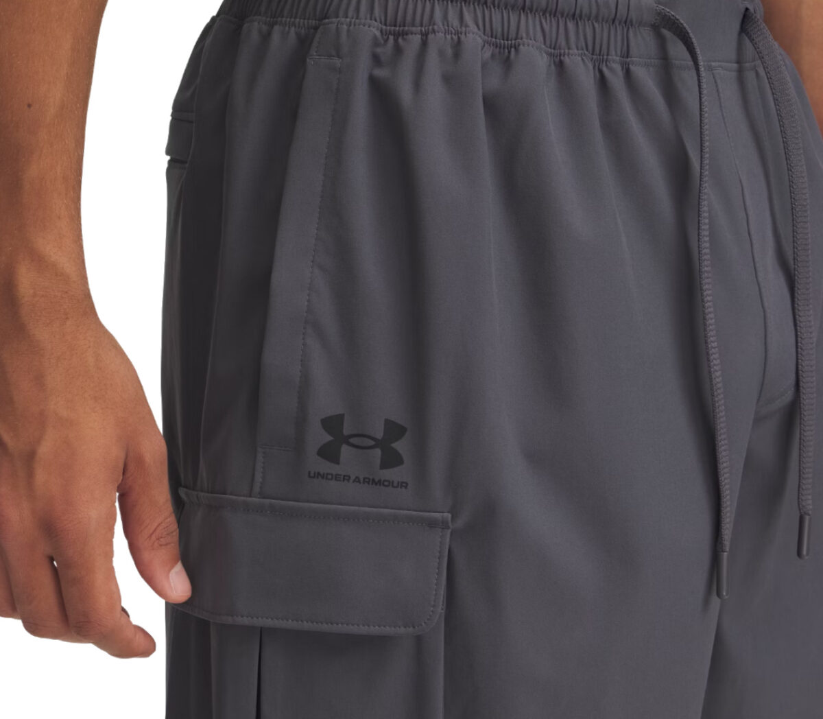 Dettaglio Short Under Armour Vibe Woven Cargo Short uomo girgi